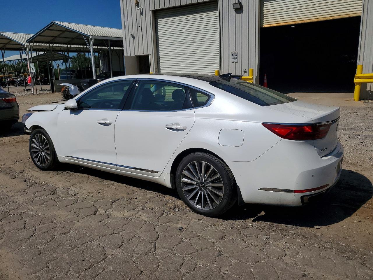 2017 KIA CADENZA PREMIUM photo 3