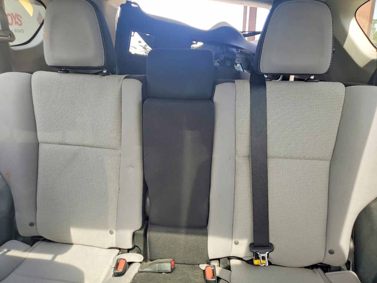 2017 TOYOTA RAV4 XLE photo 28