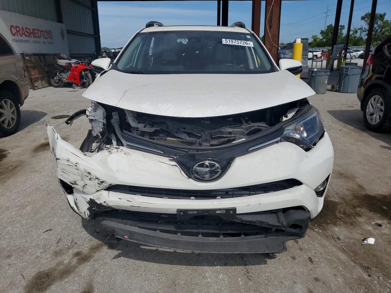 2017 TOYOTA RAV4 XLE photo 13