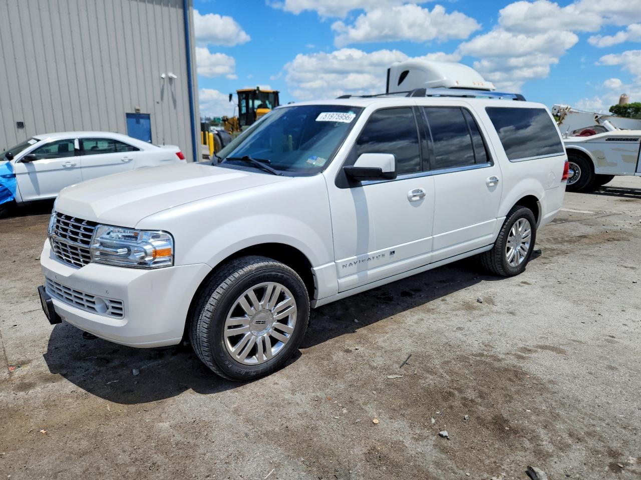 2012 LINCOLN NAVIGATOR L photo 2