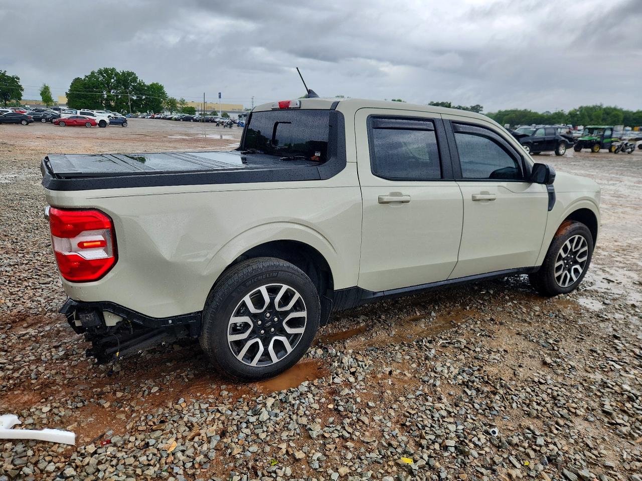 2024 FORD MAVERICK LARIAT photo 3