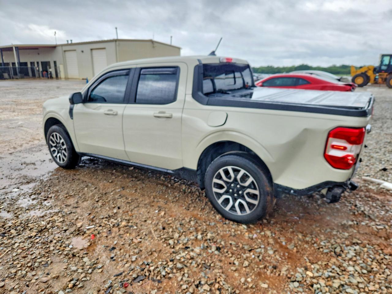 2024 FORD MAVERICK LARIAT photo 2