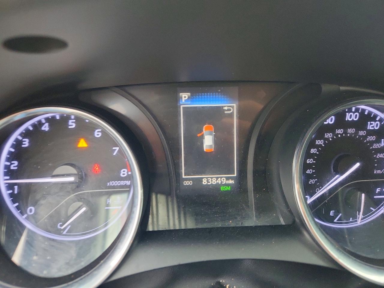2019 TOYOTA CAMRY LE photo 9