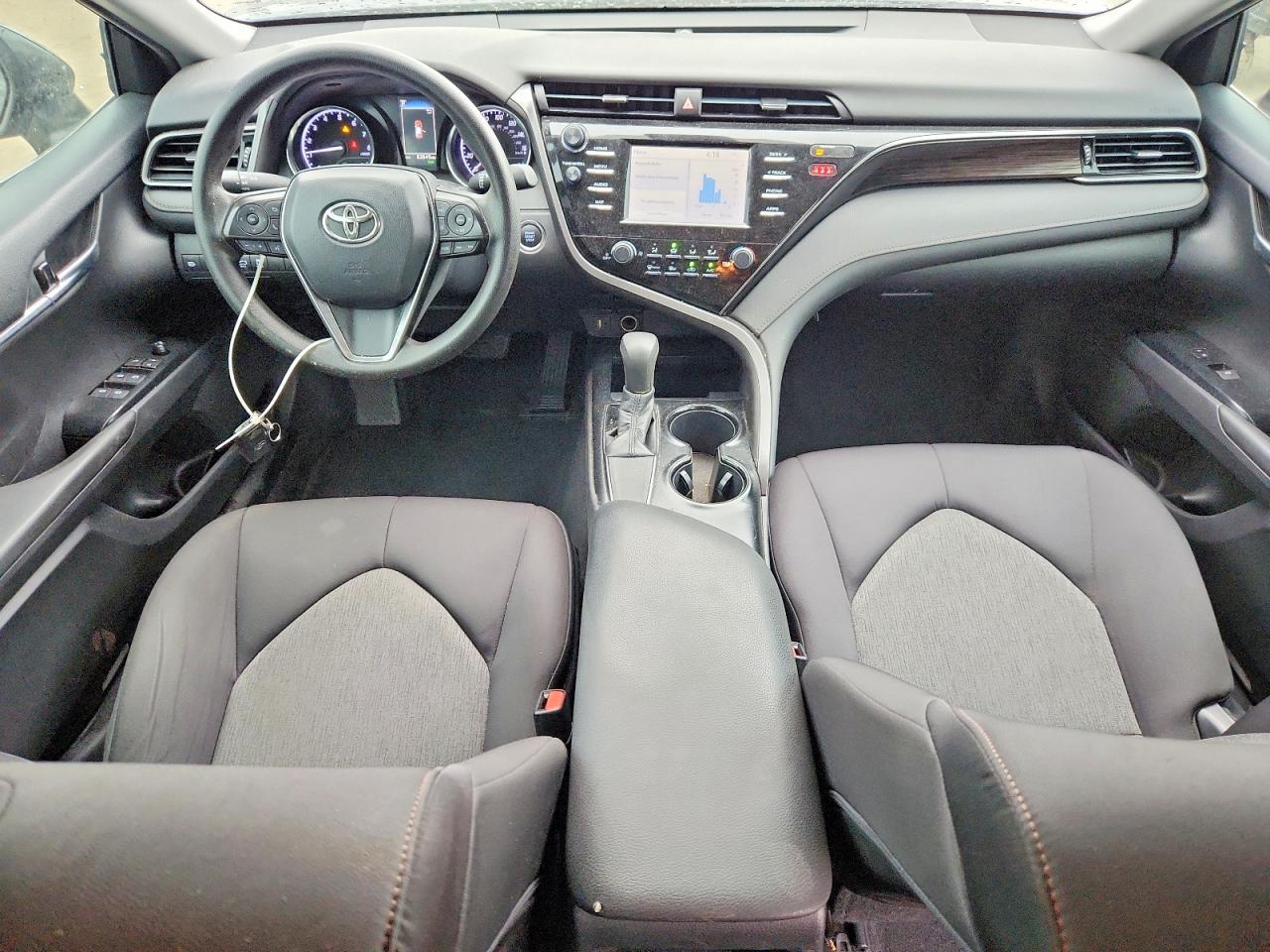2019 TOYOTA CAMRY LE photo 8