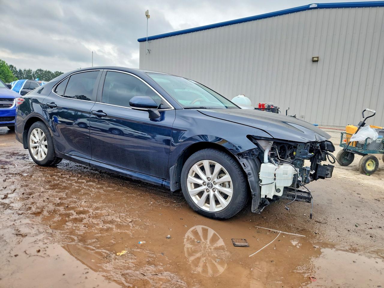 2019 TOYOTA CAMRY LE photo 4