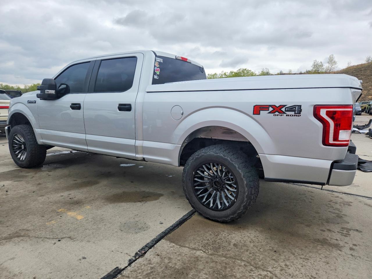 2017 FORD F150 SUPERCREW photo 4
