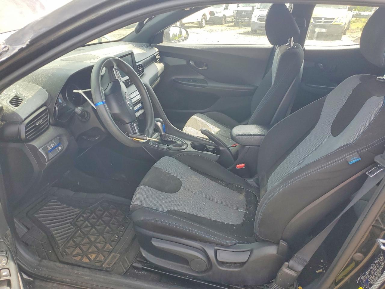 2016 HYUNDAI VELOSTER BASE photo 19