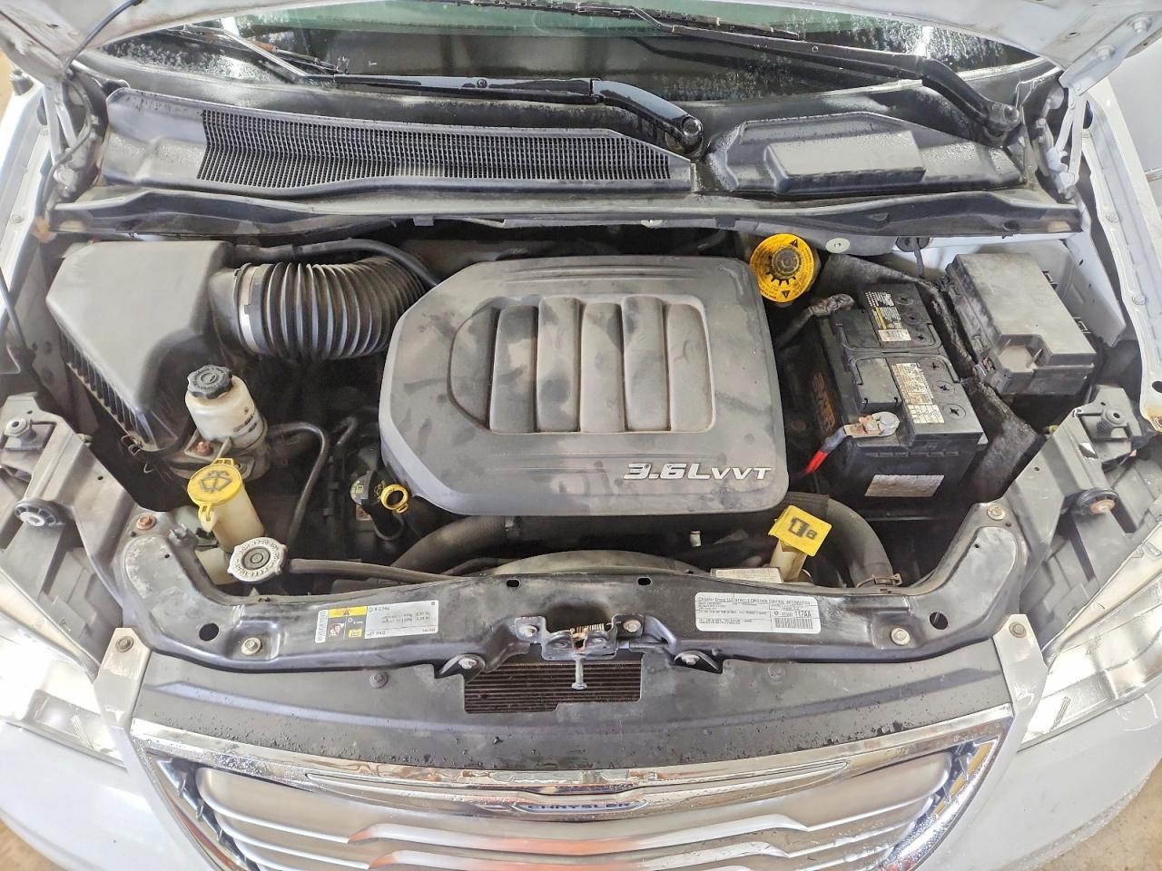 2015 CHRYSLER TOWN & COUNTRY TOURING photo 34
