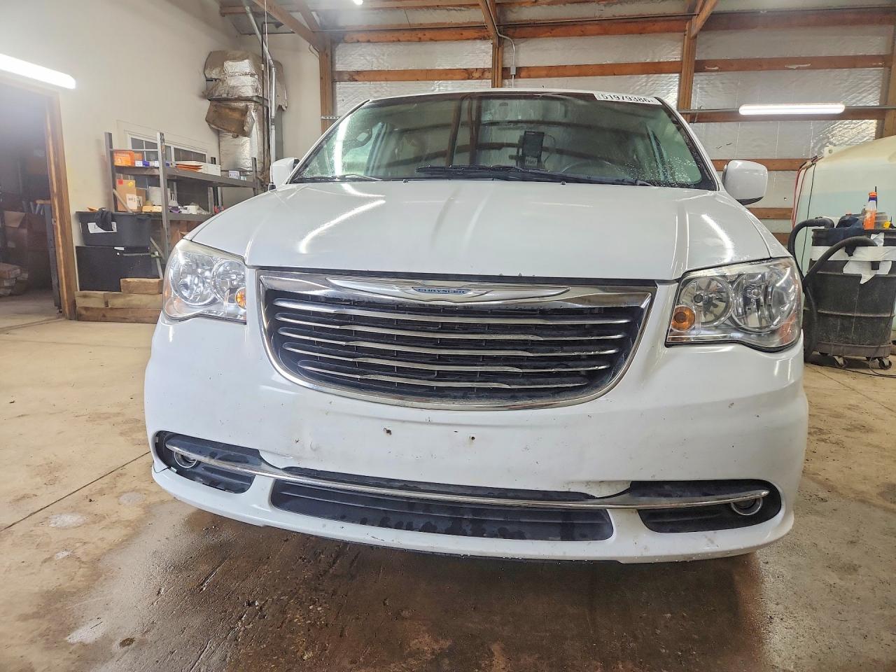 2015 CHRYSLER TOWN & COUNTRY TOURING photo 13