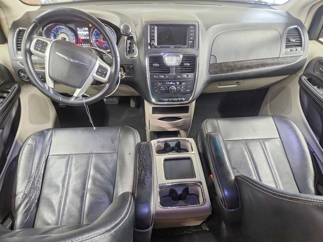 2015 CHRYSLER TOWN & COUNTRY TOURING photo 22