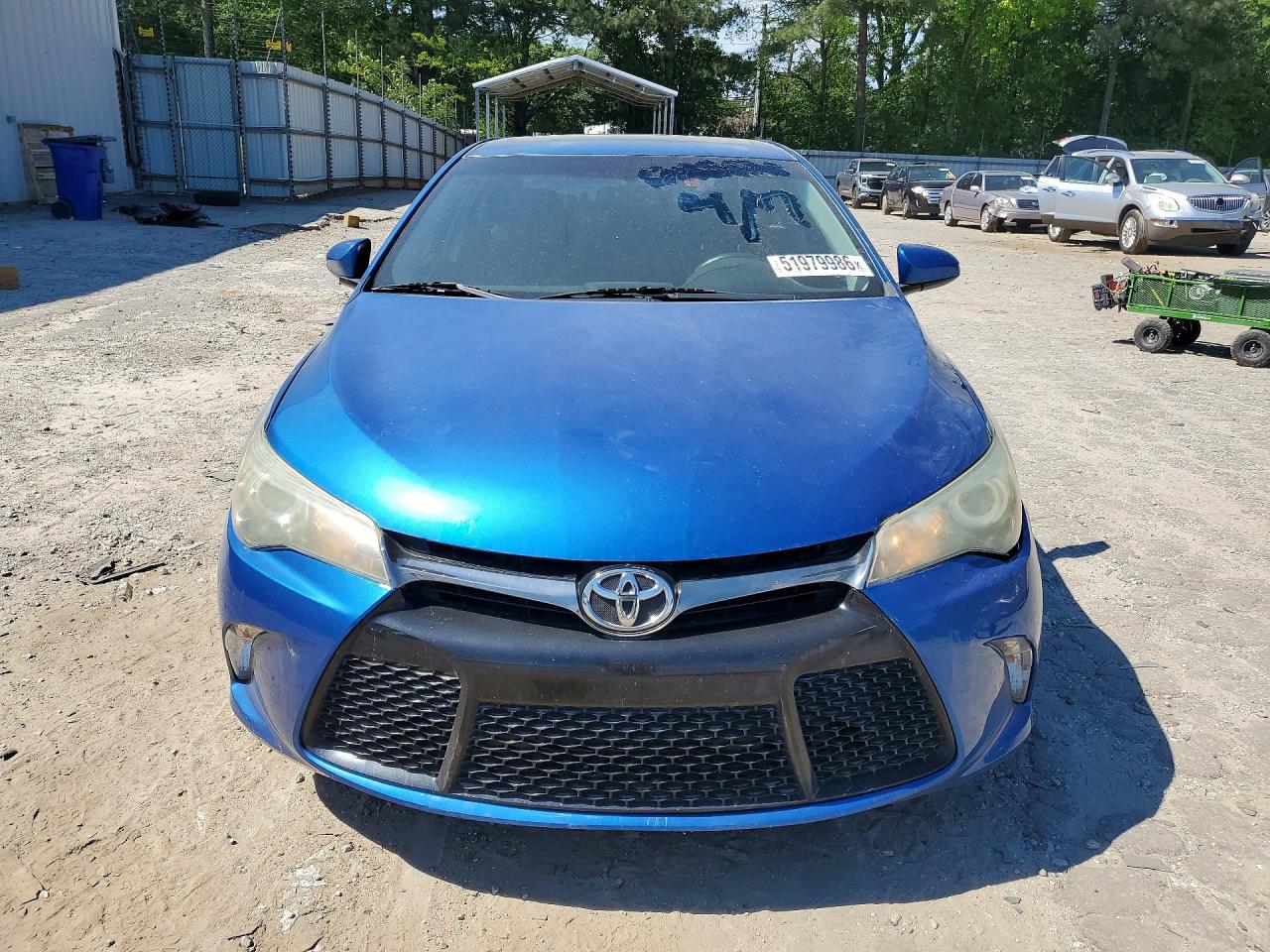 2017 TOYOTA CAMRY SE photo 5