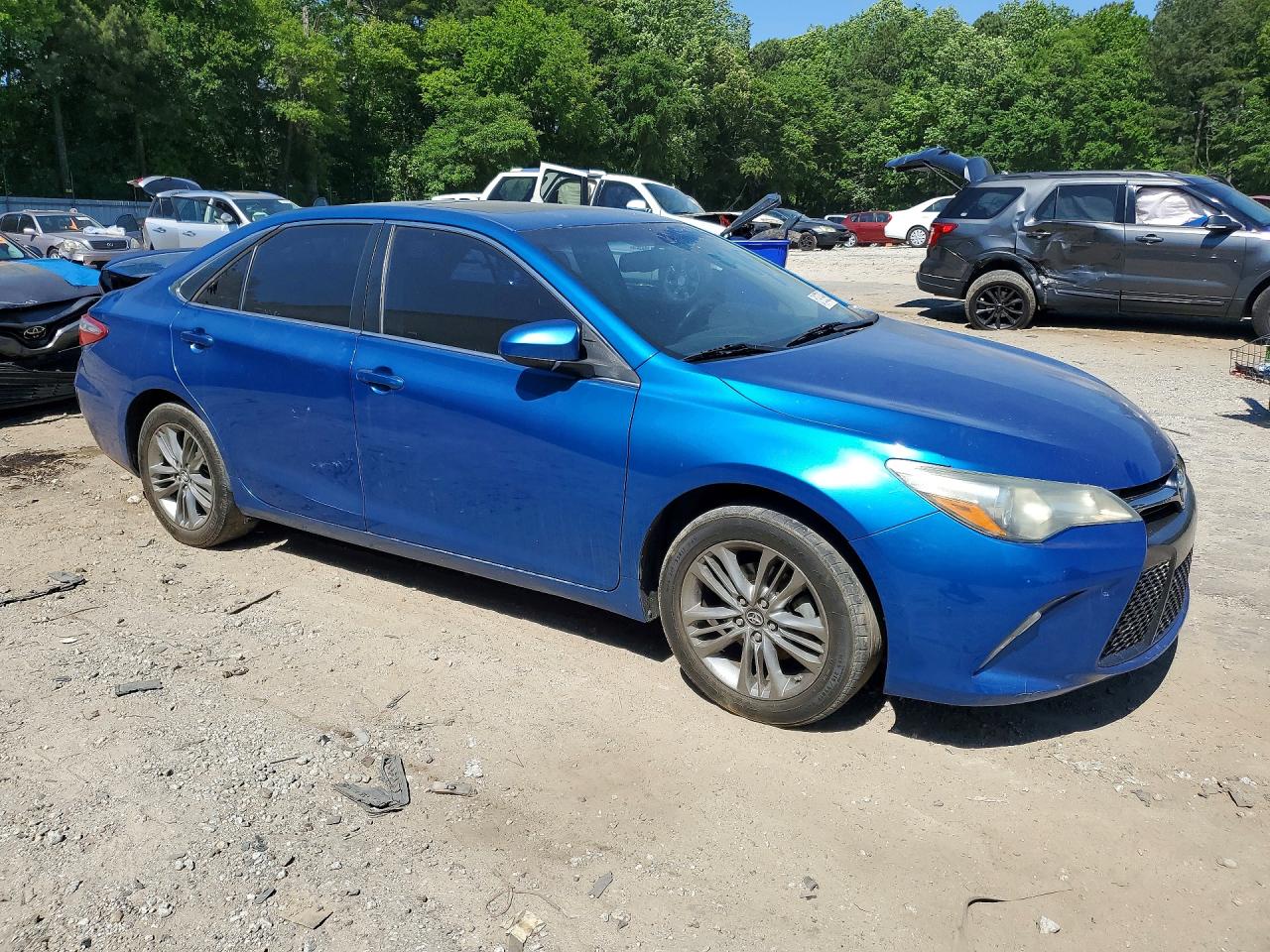 2017 TOYOTA CAMRY SE photo 4