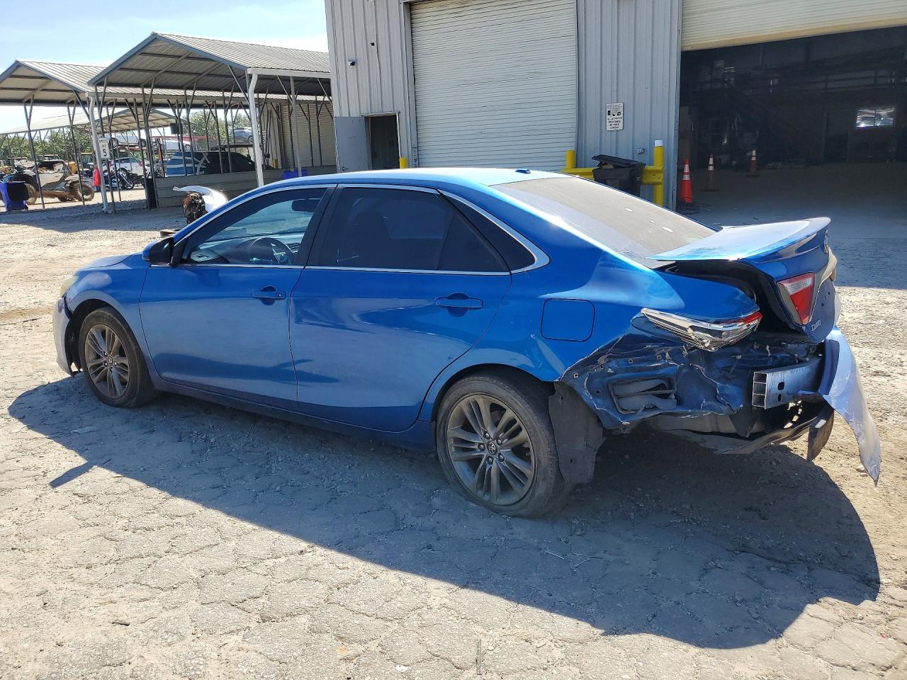 2017 TOYOTA CAMRY SE photo 2