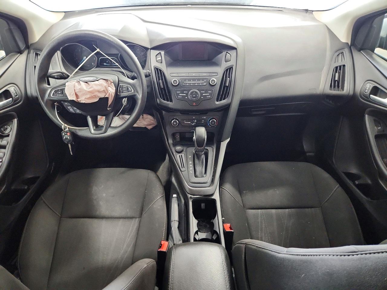 2018 FORD FOCUS SE photo 15