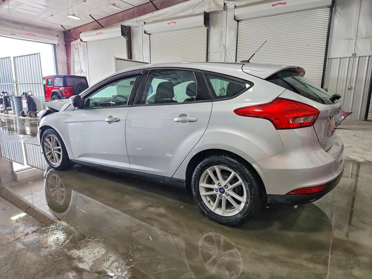 2018 FORD FOCUS SE photo 3