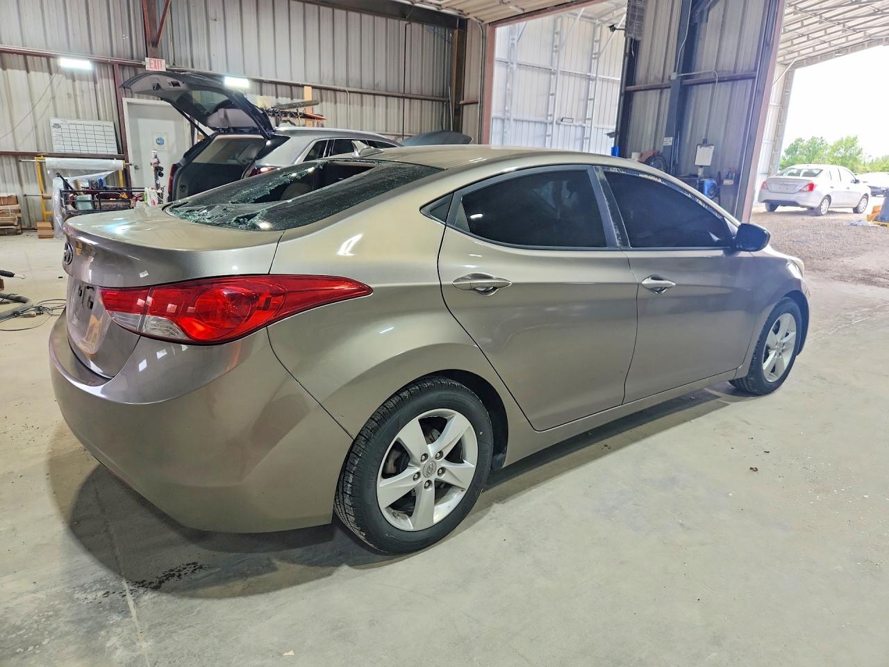 2013 HYUNDAI ELANTRA GLS photo 3