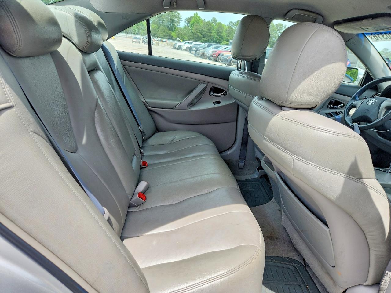 2009 TOYOTA CAMRY LE V6 photo 19