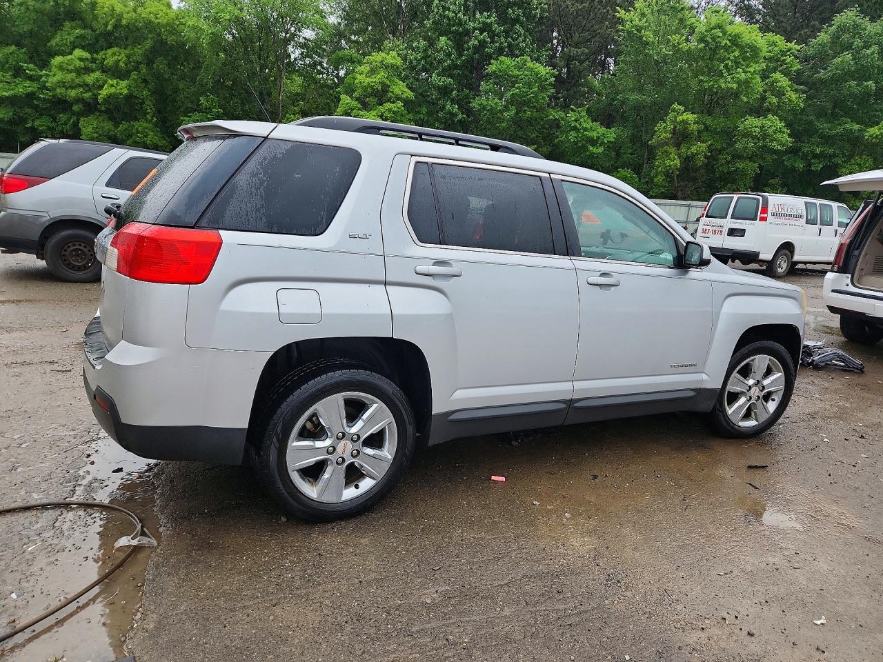 2015 GMC TERRAIN SLT photo 3