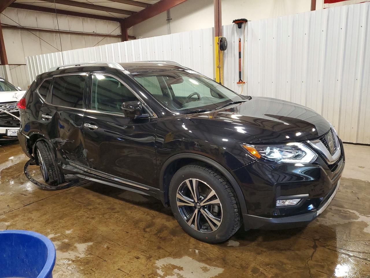 2017 NISSAN ROGUE SL photo 4