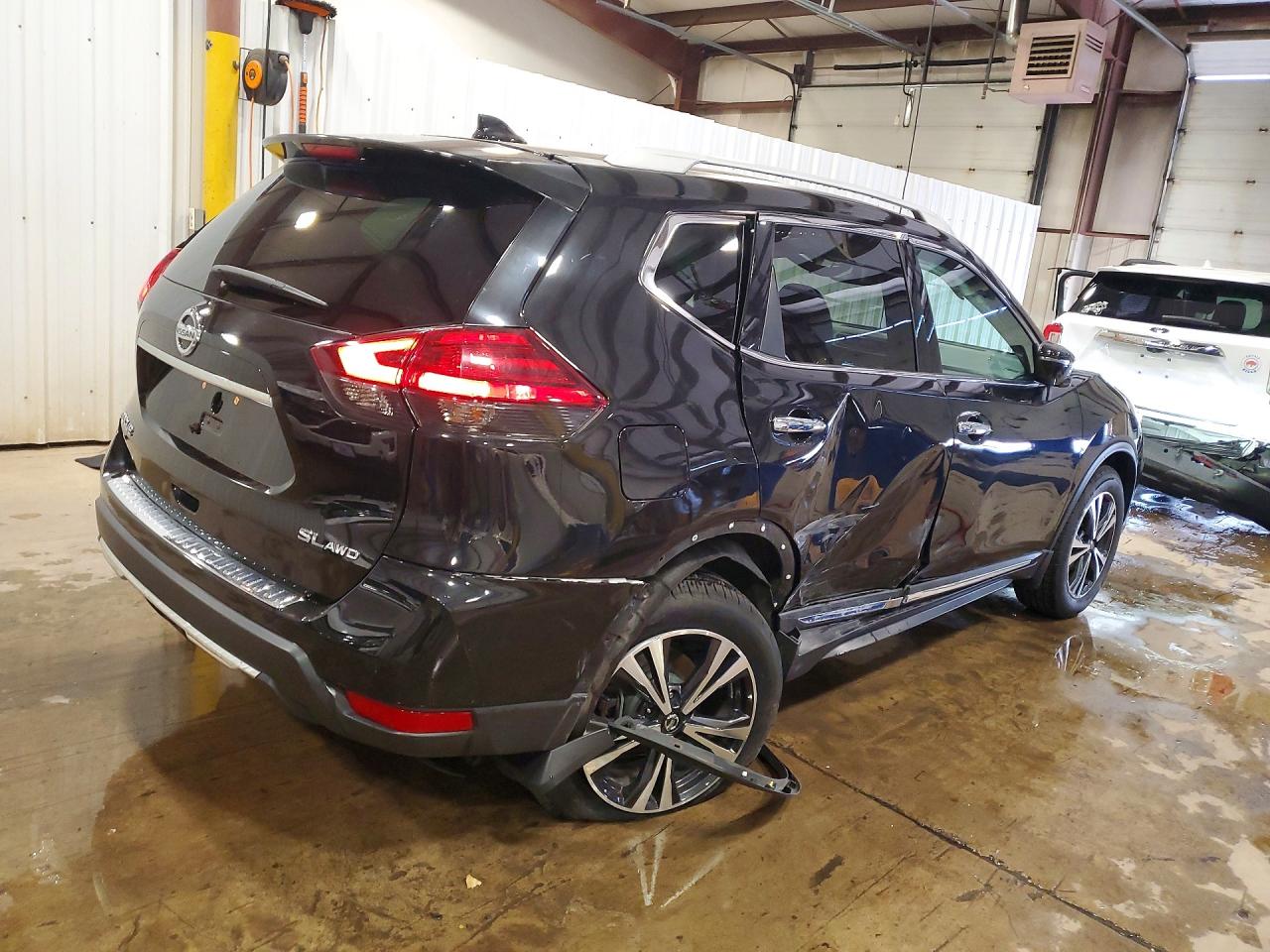 2017 NISSAN ROGUE SL photo 3