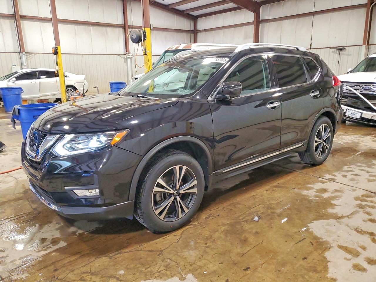 2017 NISSAN ROGUE