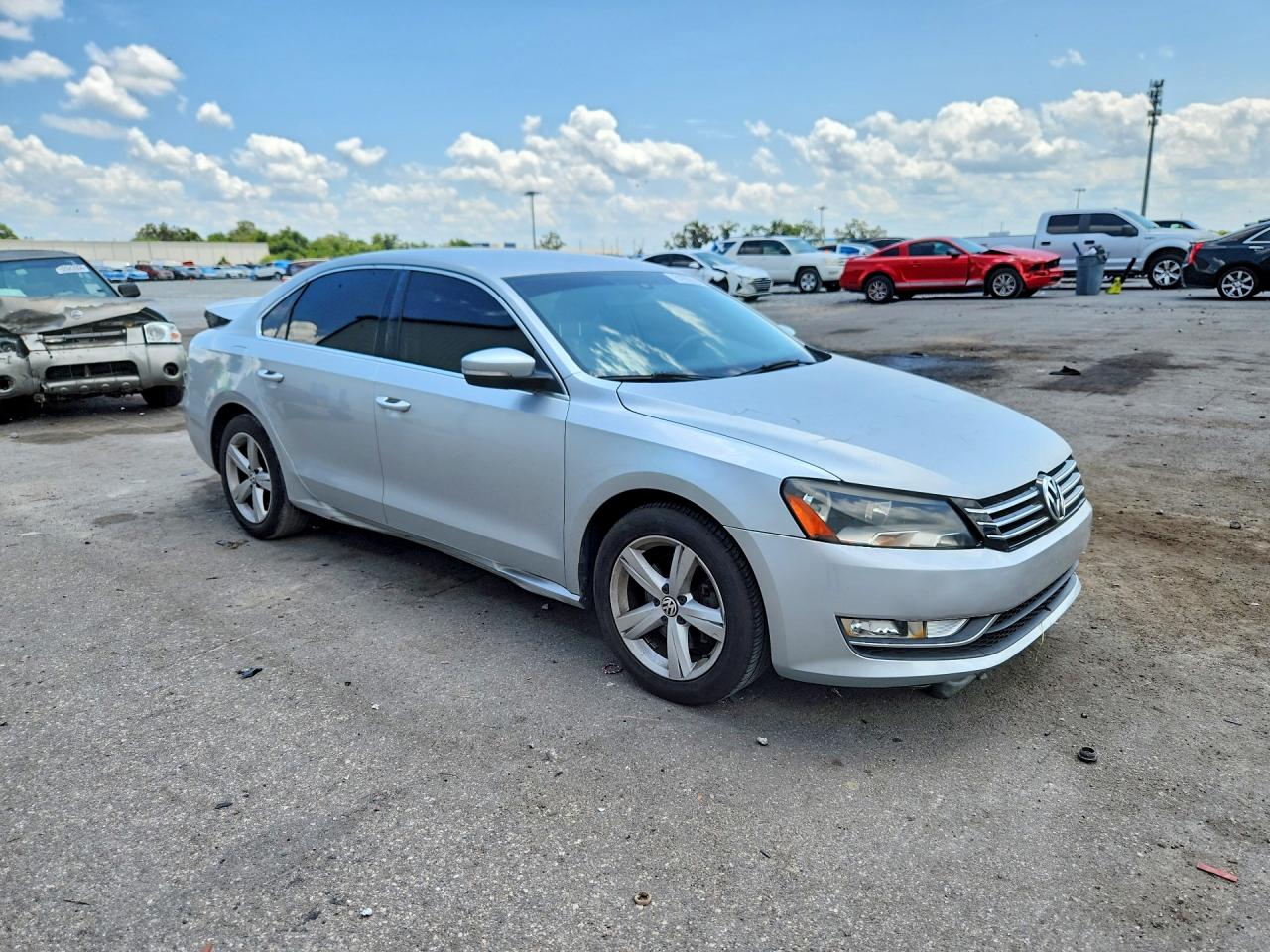 2015 VOLKSWAGEN PASSAT S photo 10