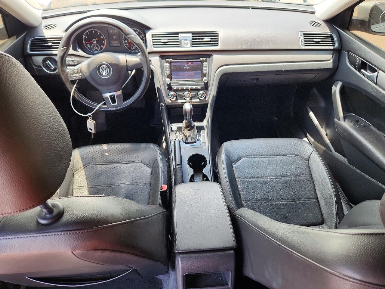 2015 VOLKSWAGEN PASSAT S photo 22