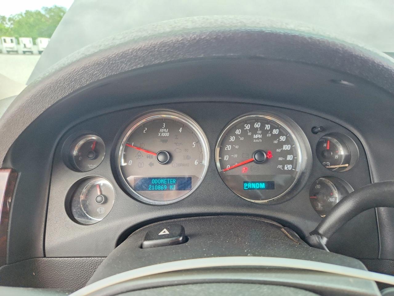 2007 GMC YUKON XL DENALI photo 9
