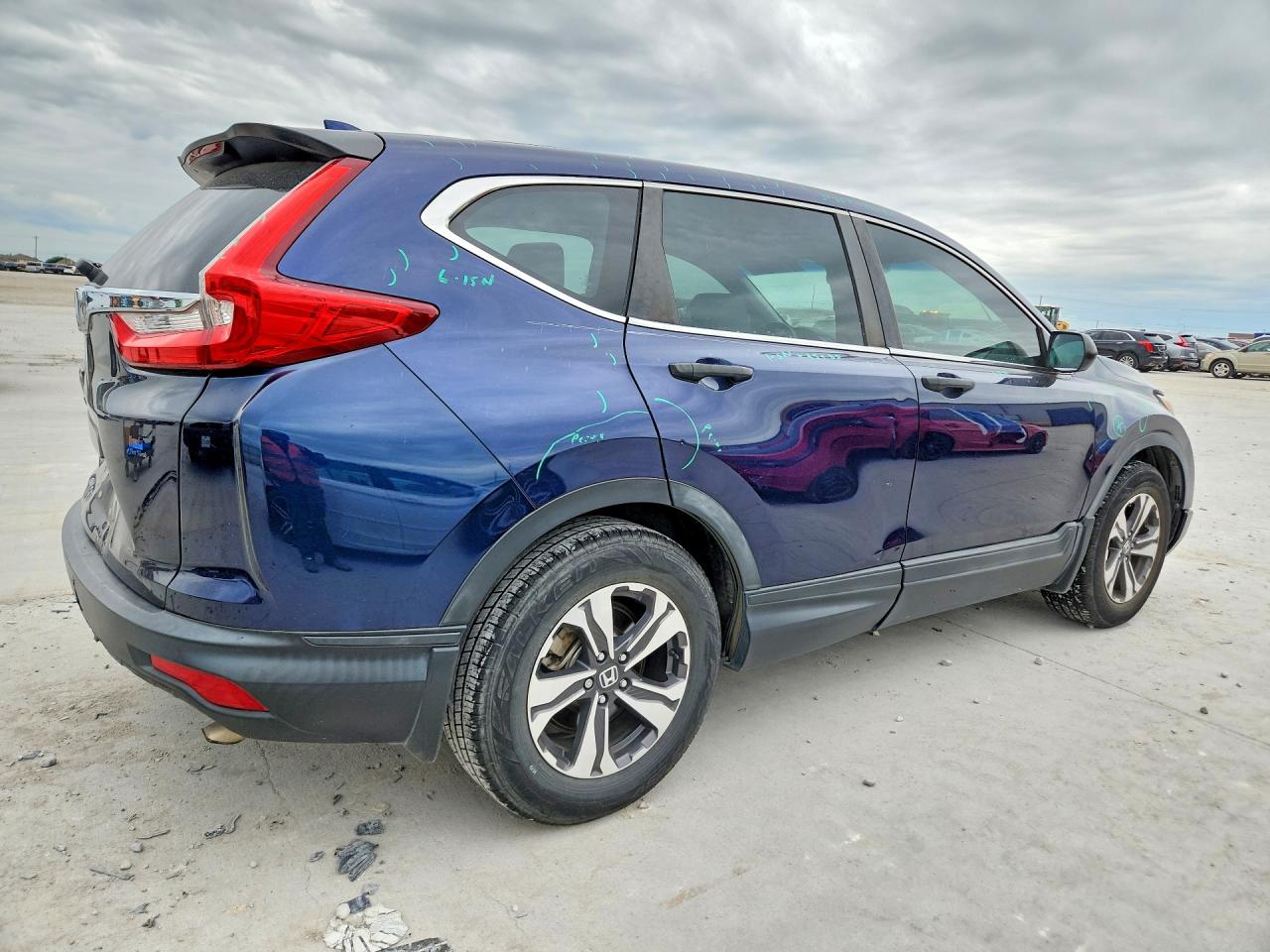 2017 HONDA CR-V LX photo 7