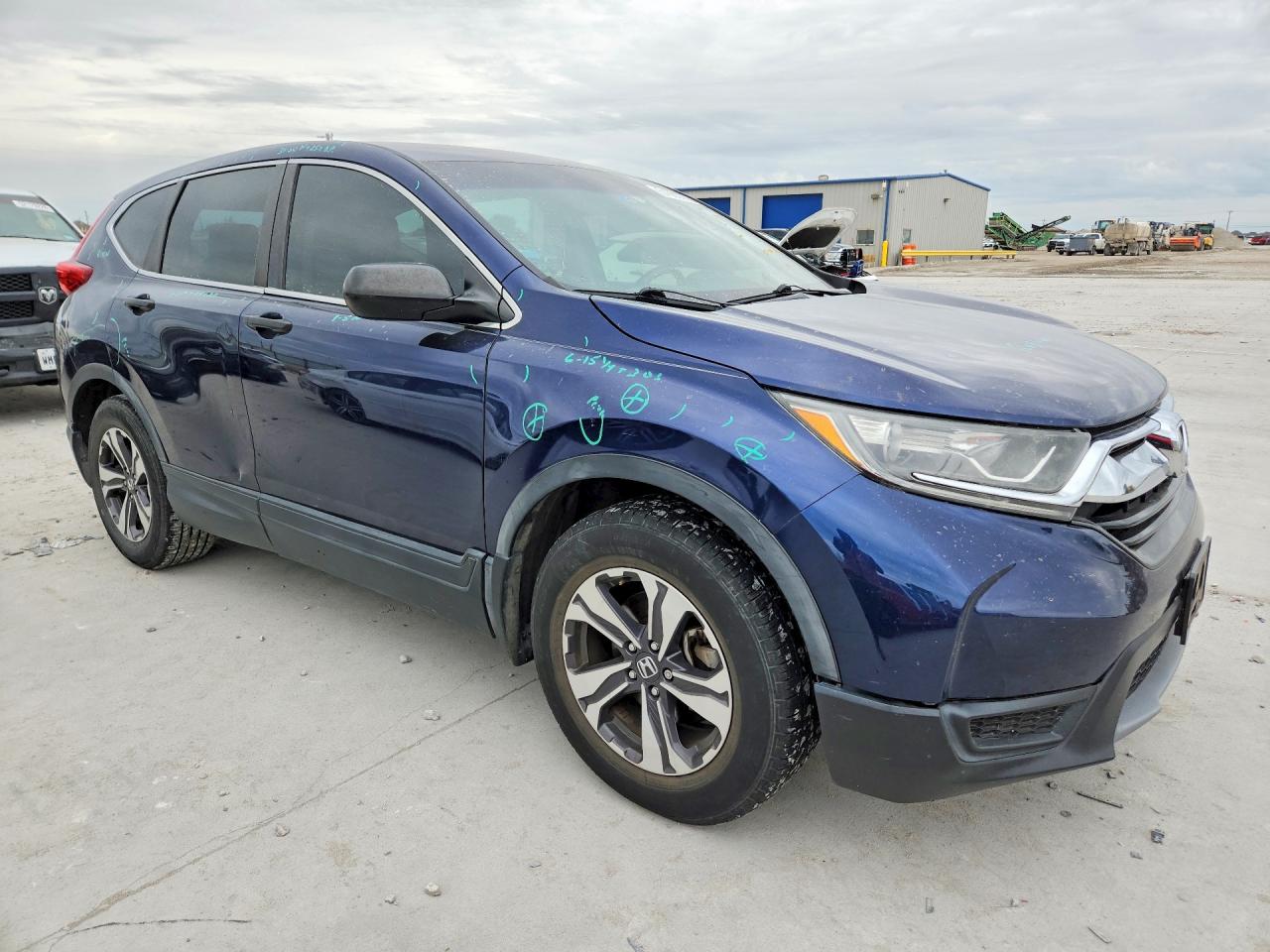 2017 HONDA CR-V LX photo 10