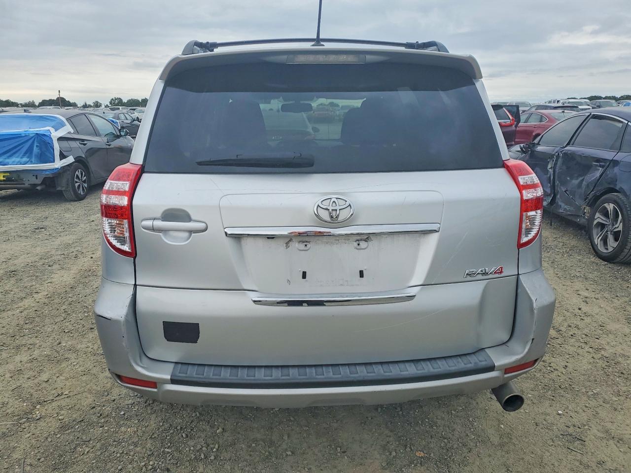 2011 TOYOTA RAV4 SPORT photo 11