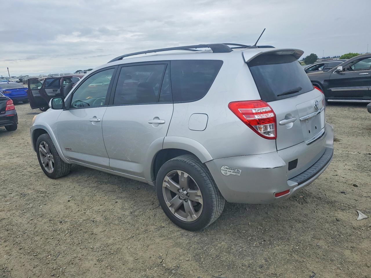 2011 TOYOTA RAV4 SPORT photo 3