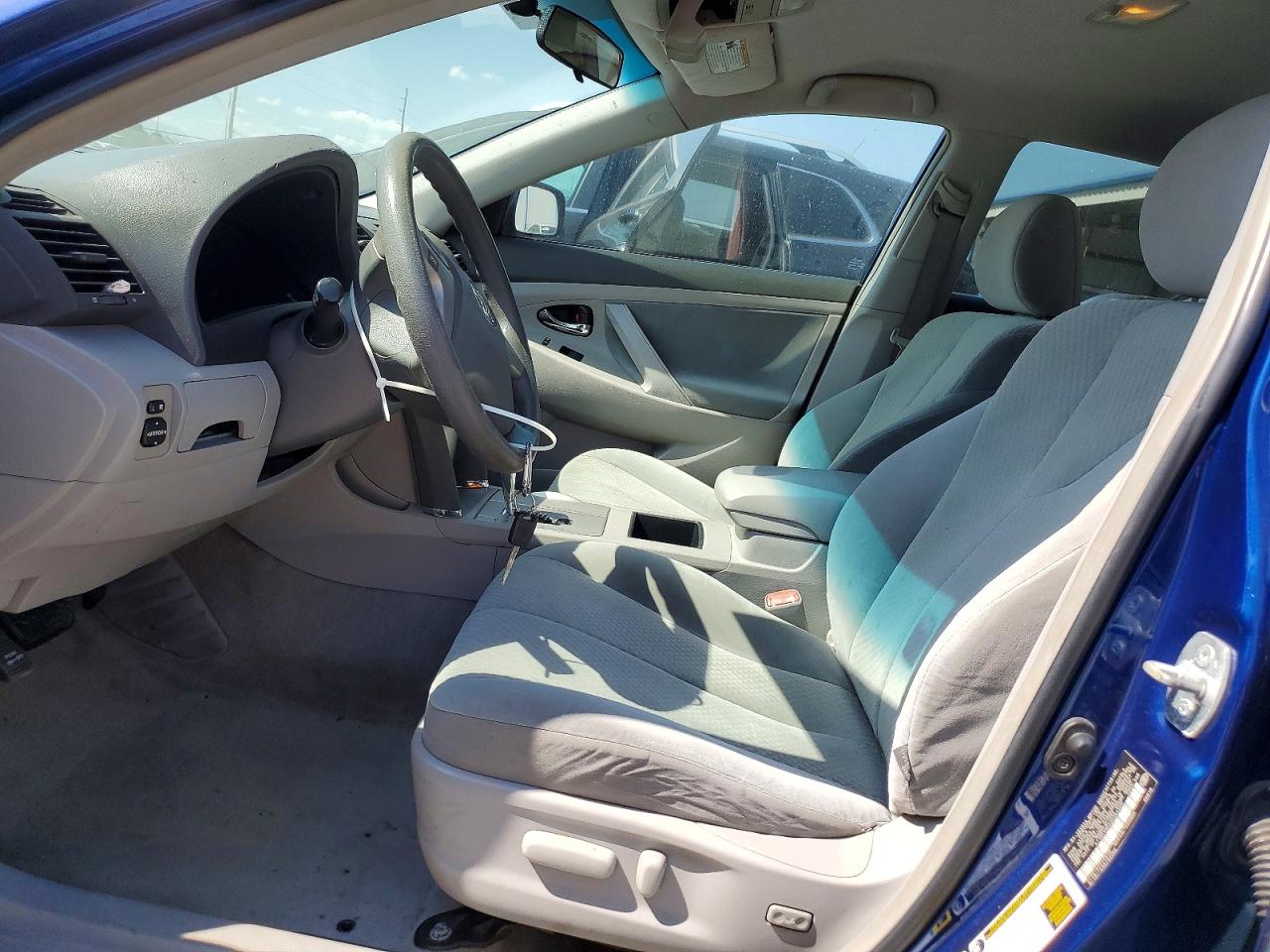 2009 TOYOTA CAMRY LE photo 25
