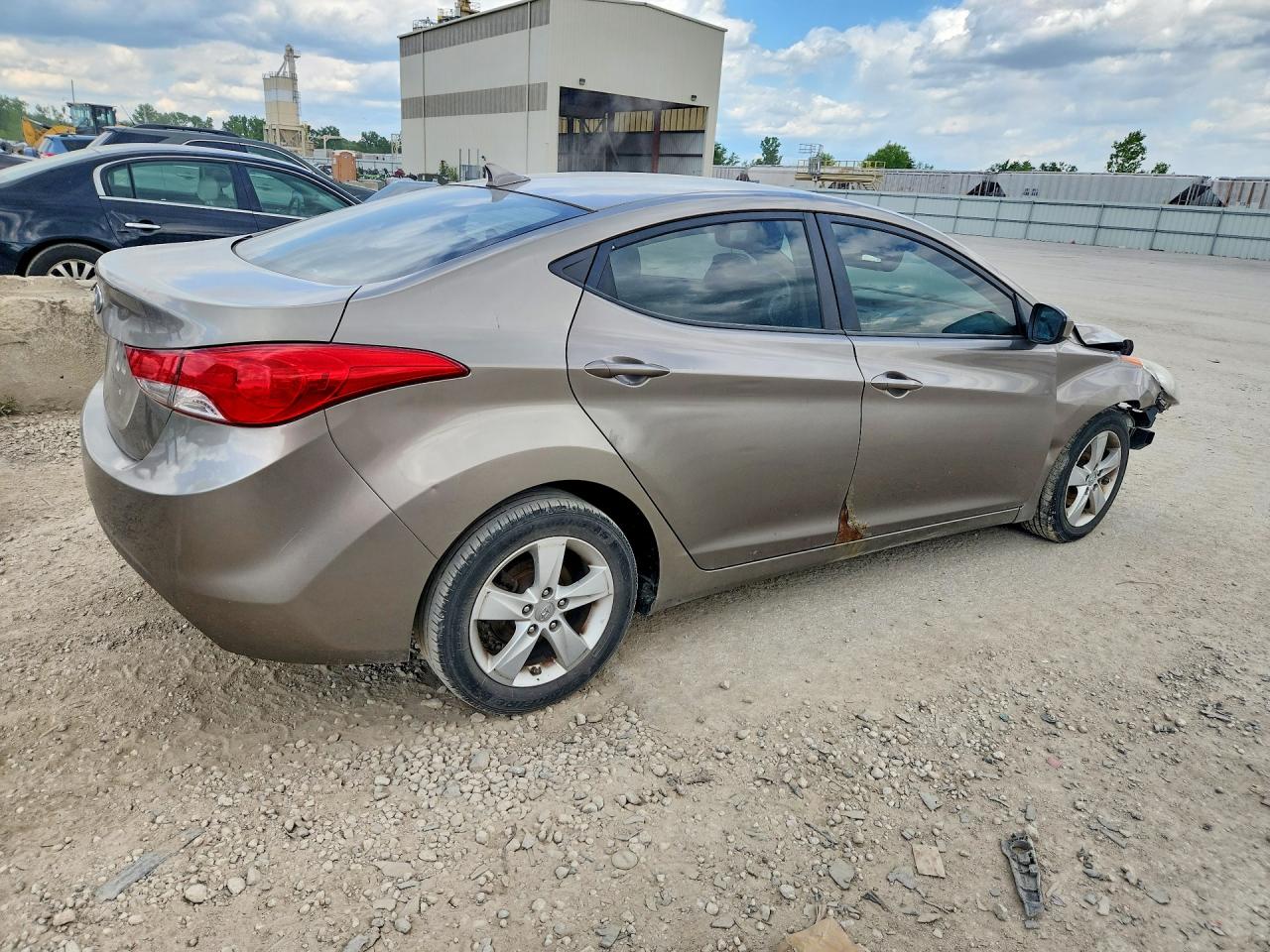 2013 HYUNDAI ELANTRA GLS photo 5