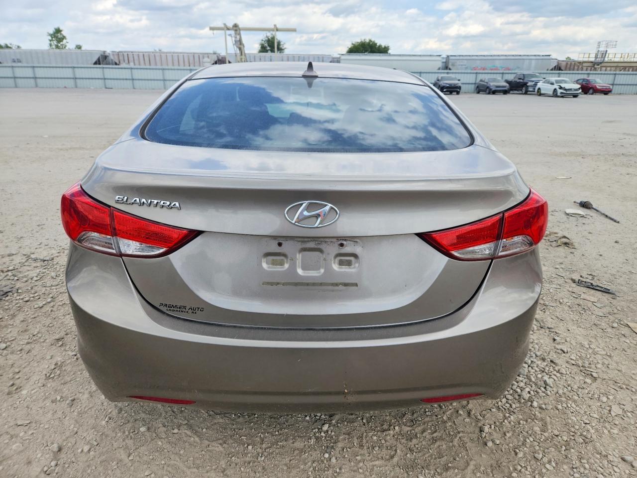 2013 HYUNDAI ELANTRA GLS photo 11