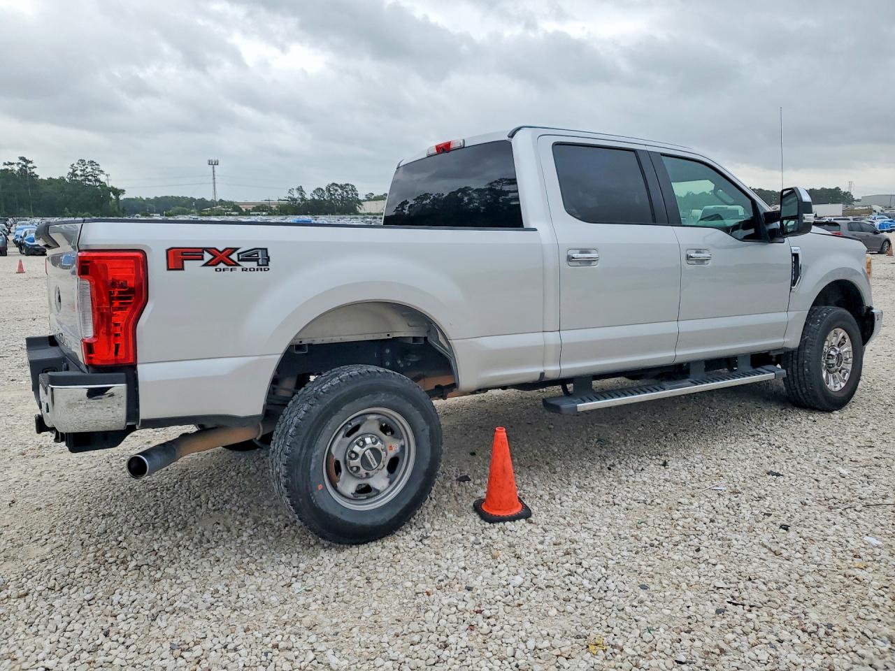 2017 FORD F250 SUPER DUTY photo 3