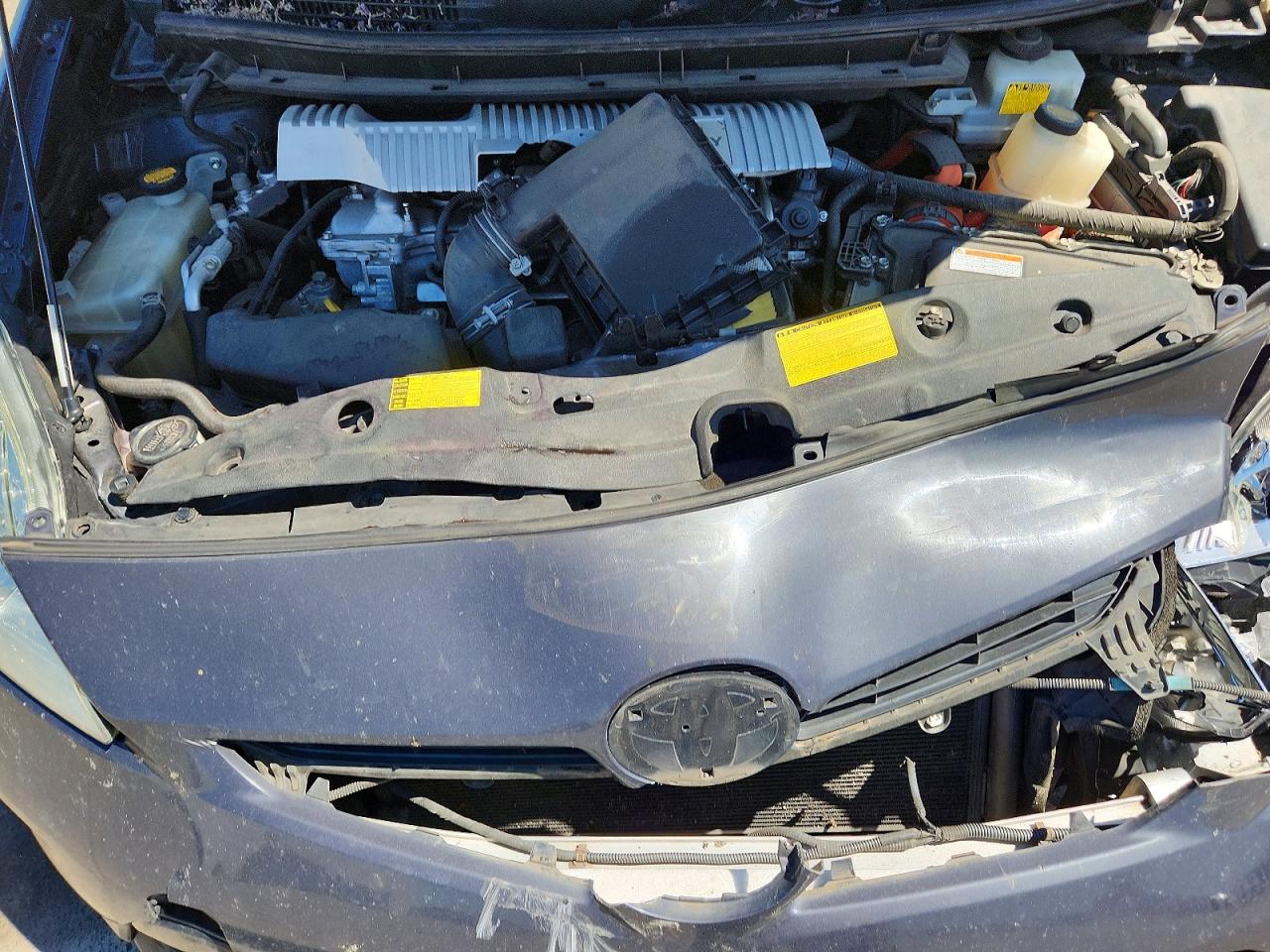2013 TOYOTA PRIUS TWO photo 31
