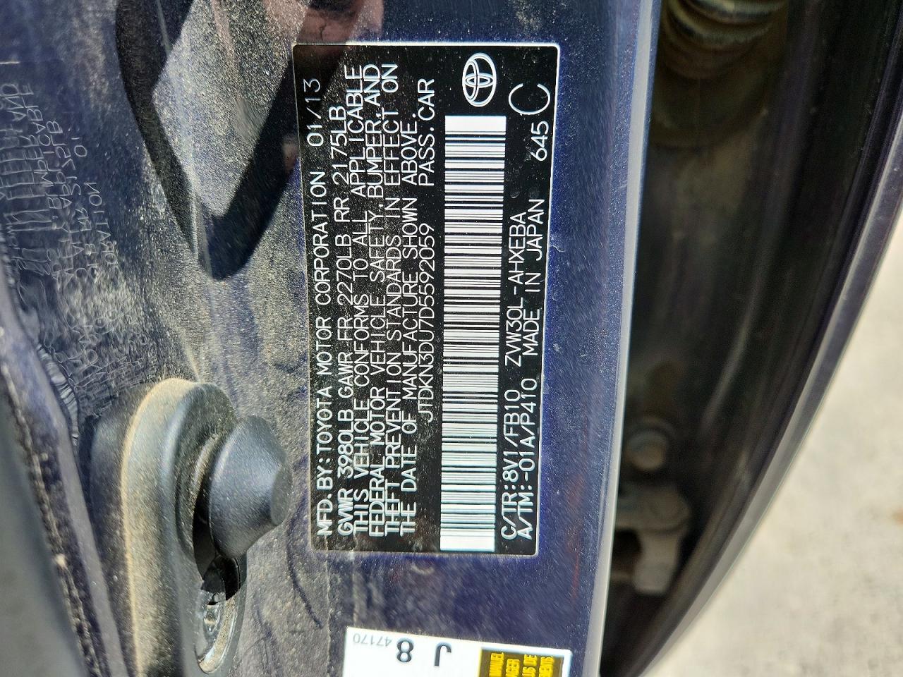 2013 TOYOTA PRIUS TWO photo 34