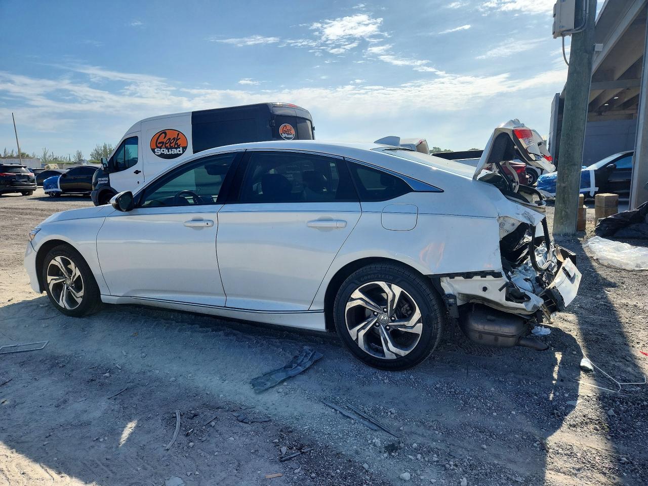 2018 HONDA ACCORD EXL photo 4
