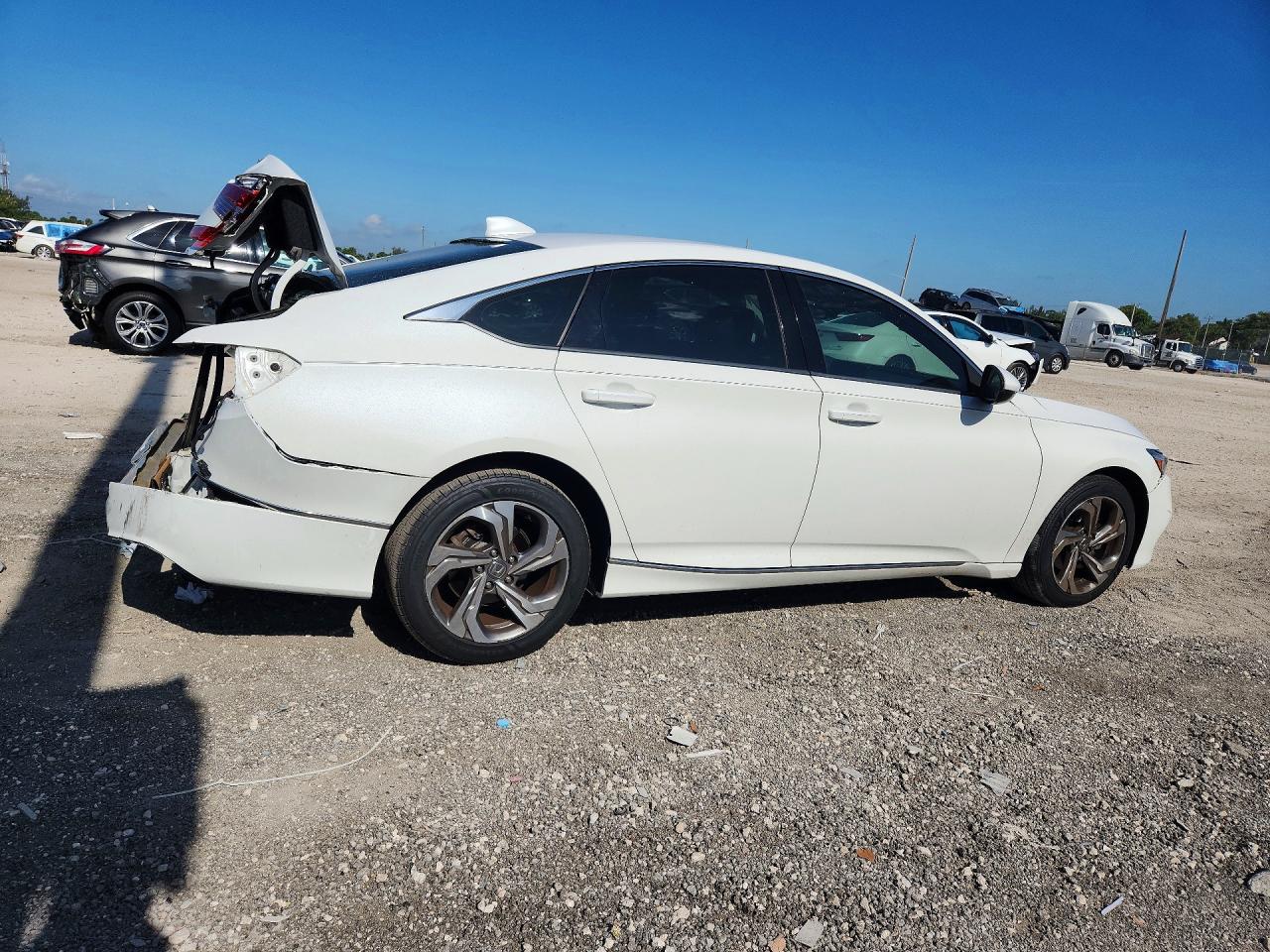 2018 HONDA ACCORD EXL photo 7