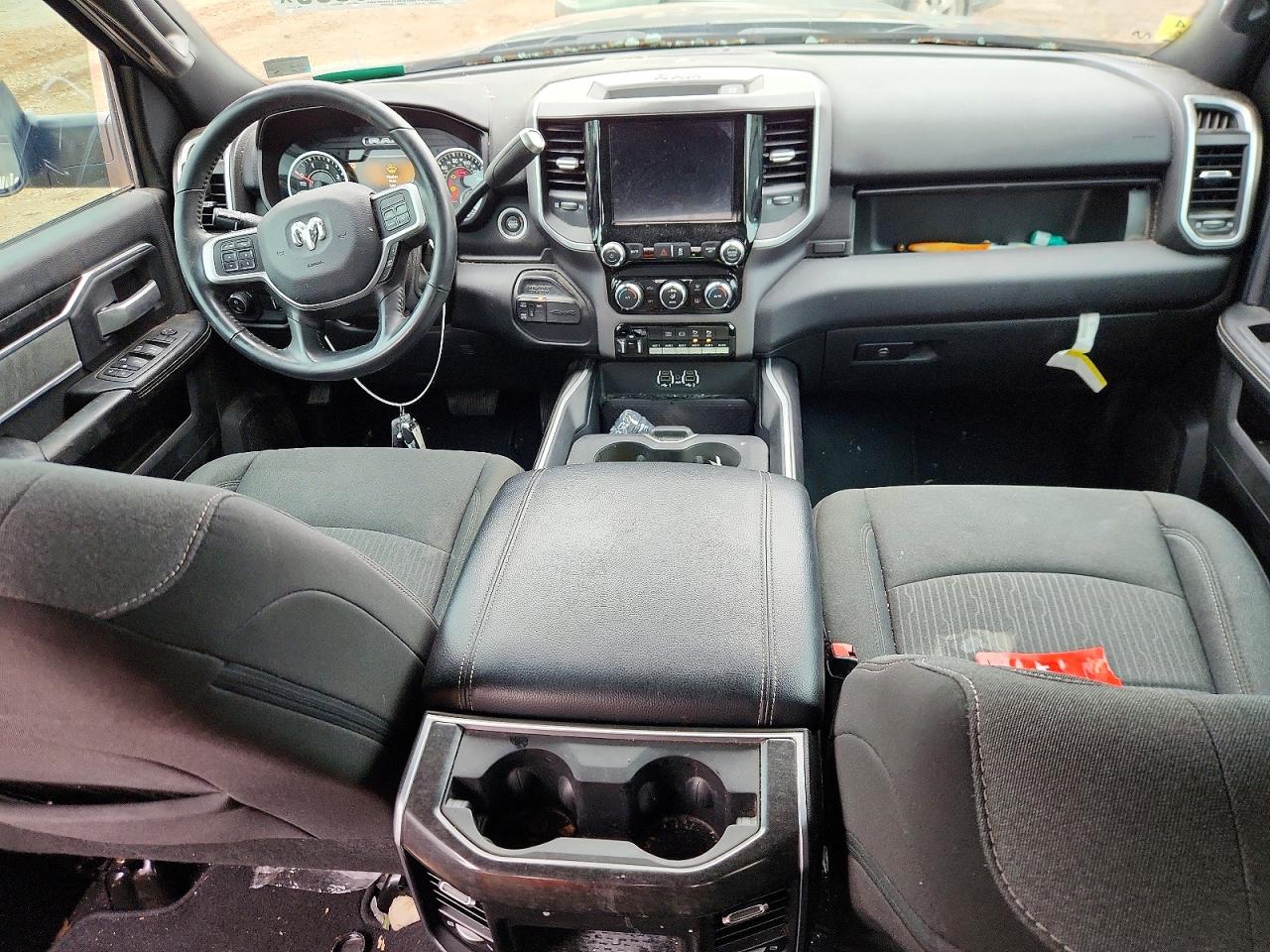 2022 RAM 3500 BIG HORN photo 15