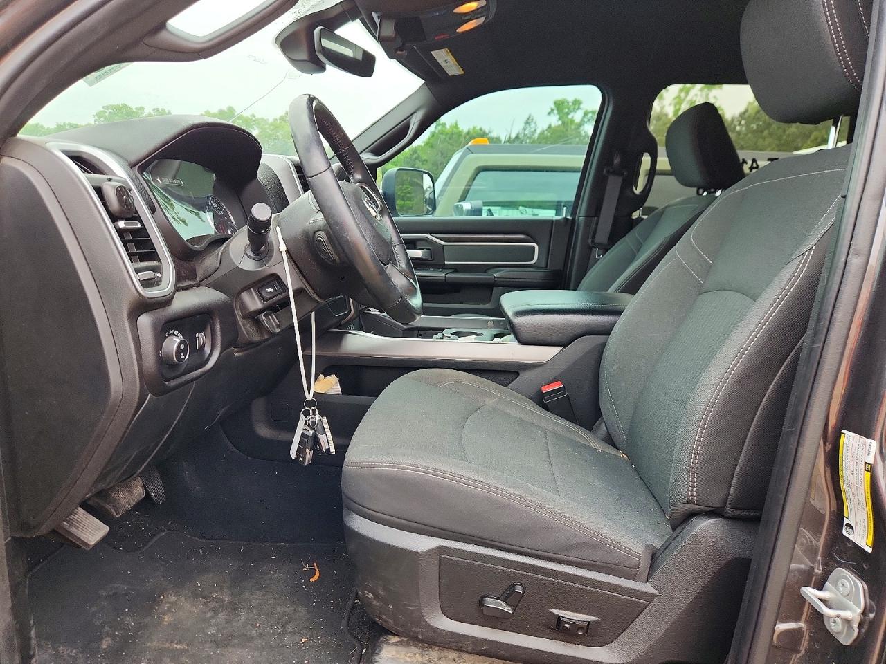 2022 RAM 3500 BIG HORN photo 13