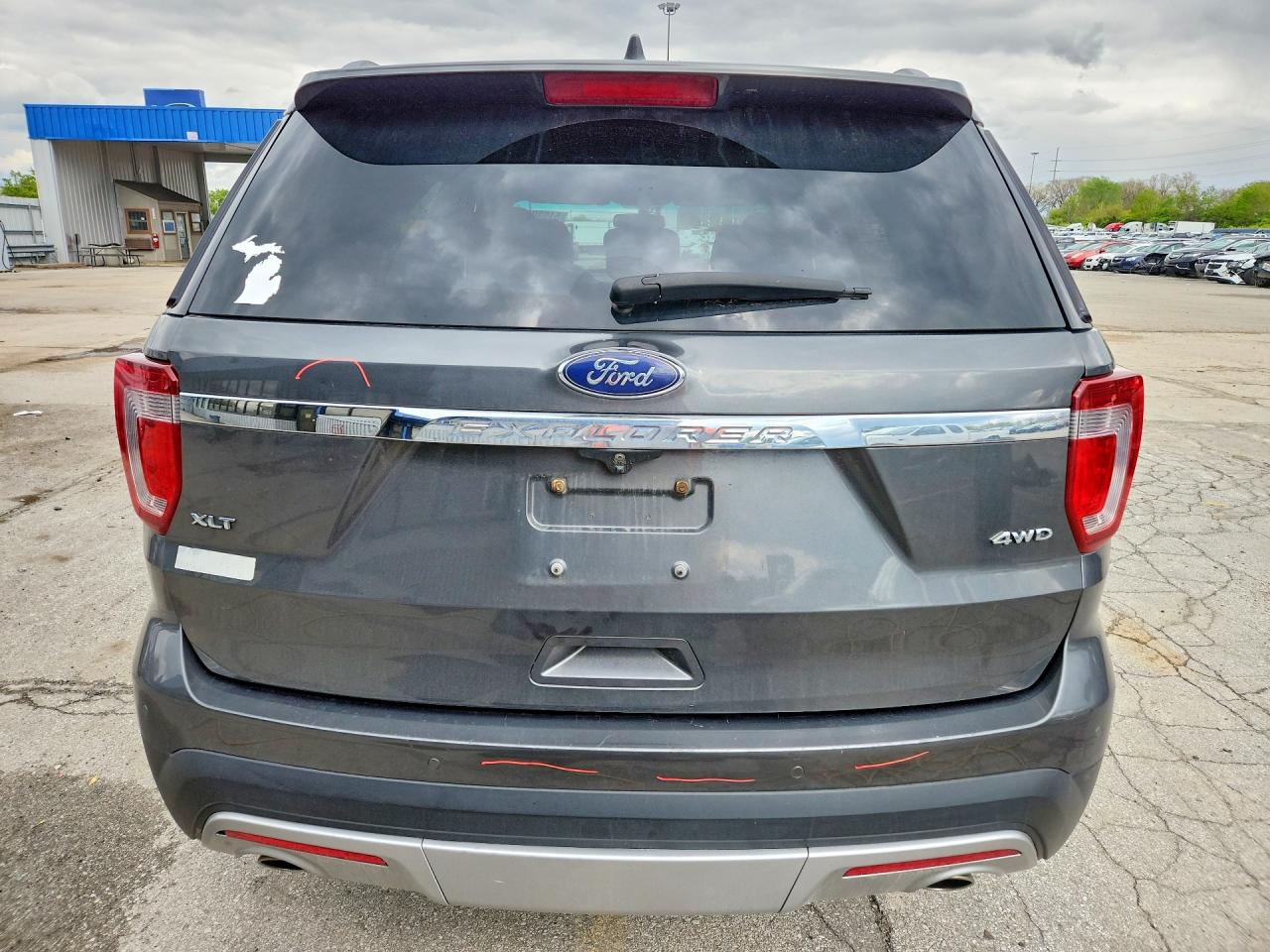 2017 FORD EXPLORER XLT photo 6