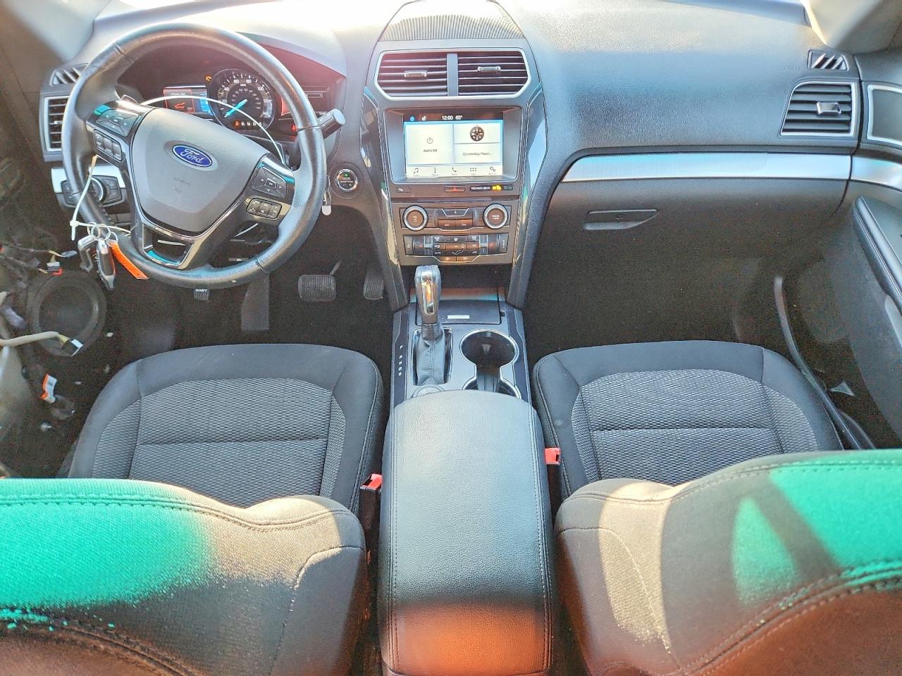 2017 FORD EXPLORER XLT photo 8