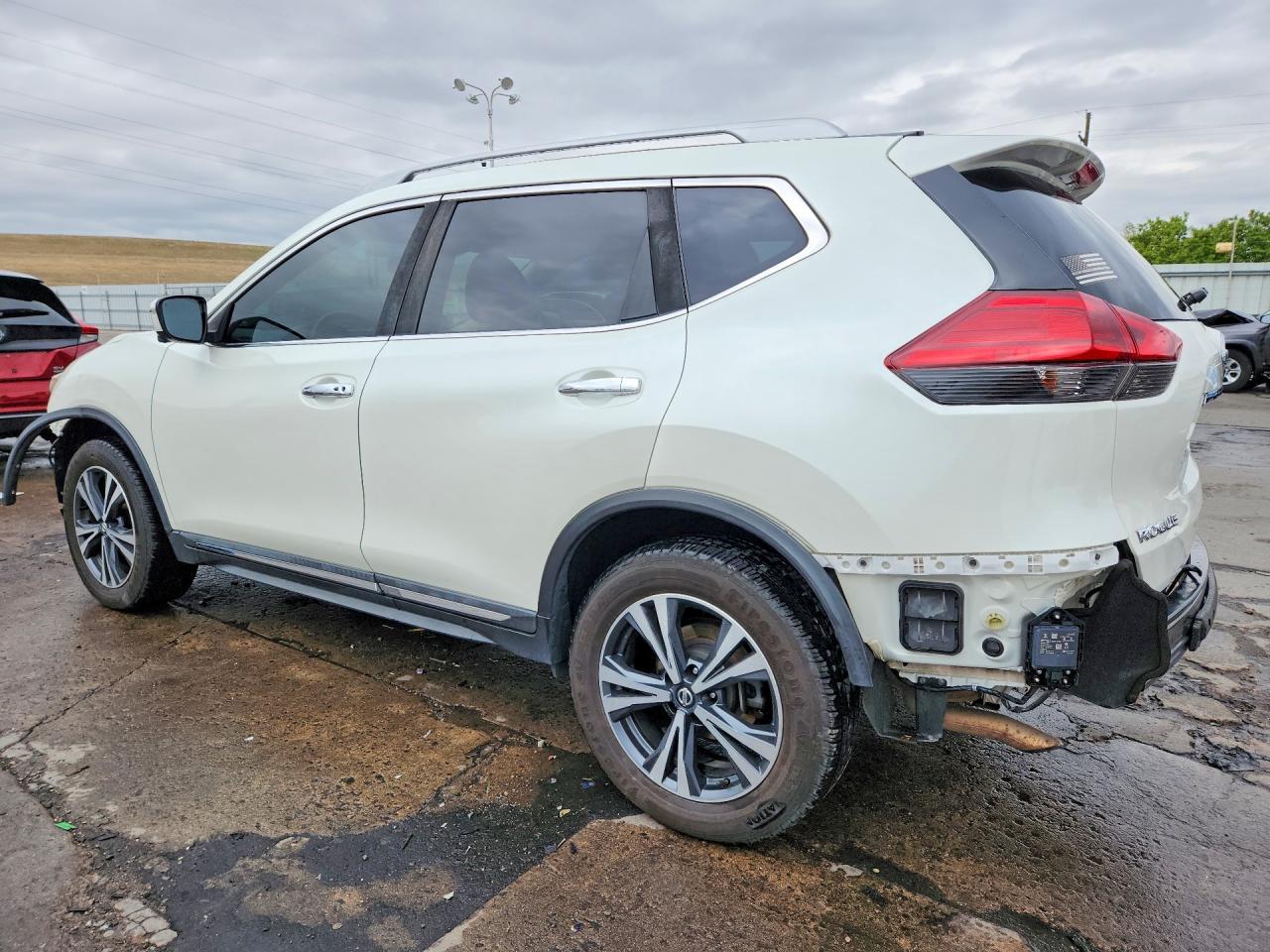 2017 NISSAN ROGUE SL photo 4