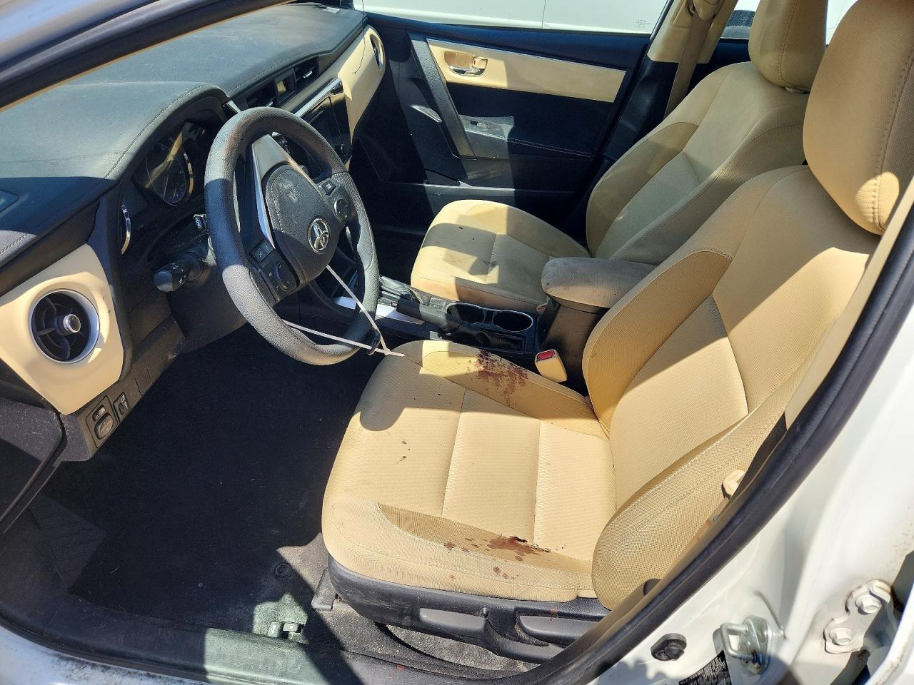 2018 TOYOTA COROLLA LE photo 13