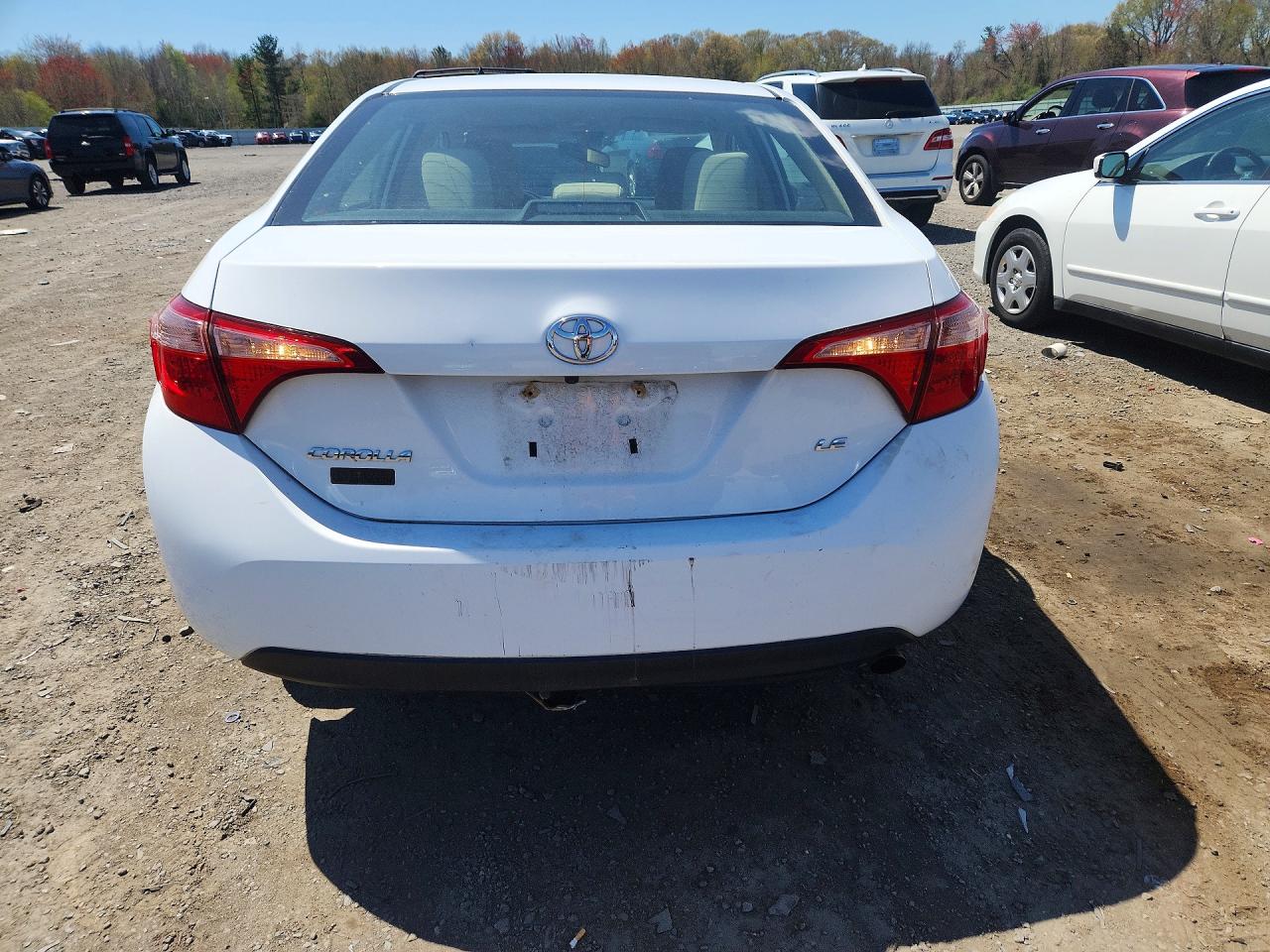 2018 TOYOTA COROLLA LE photo 11