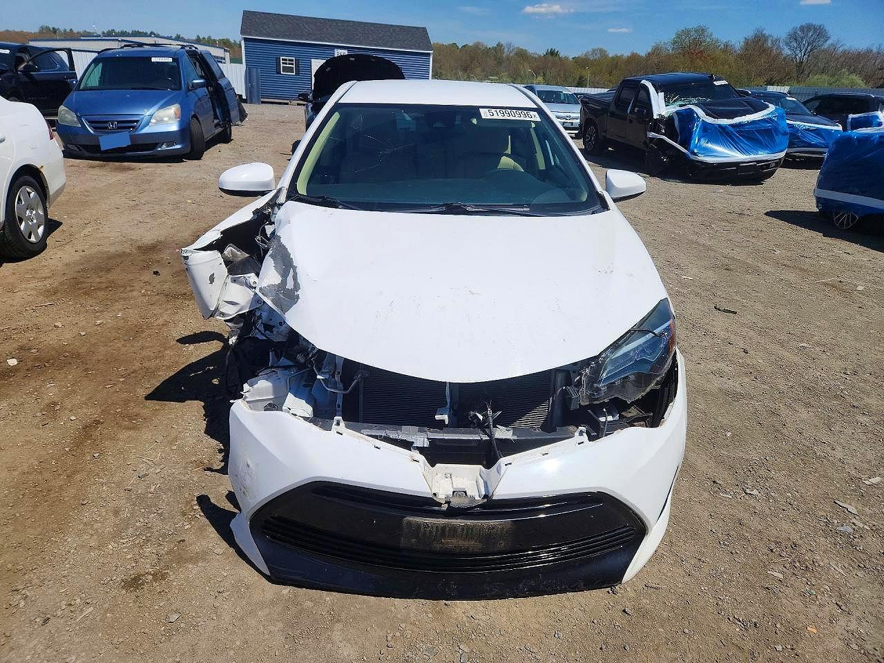 2018 TOYOTA COROLLA LE photo 9