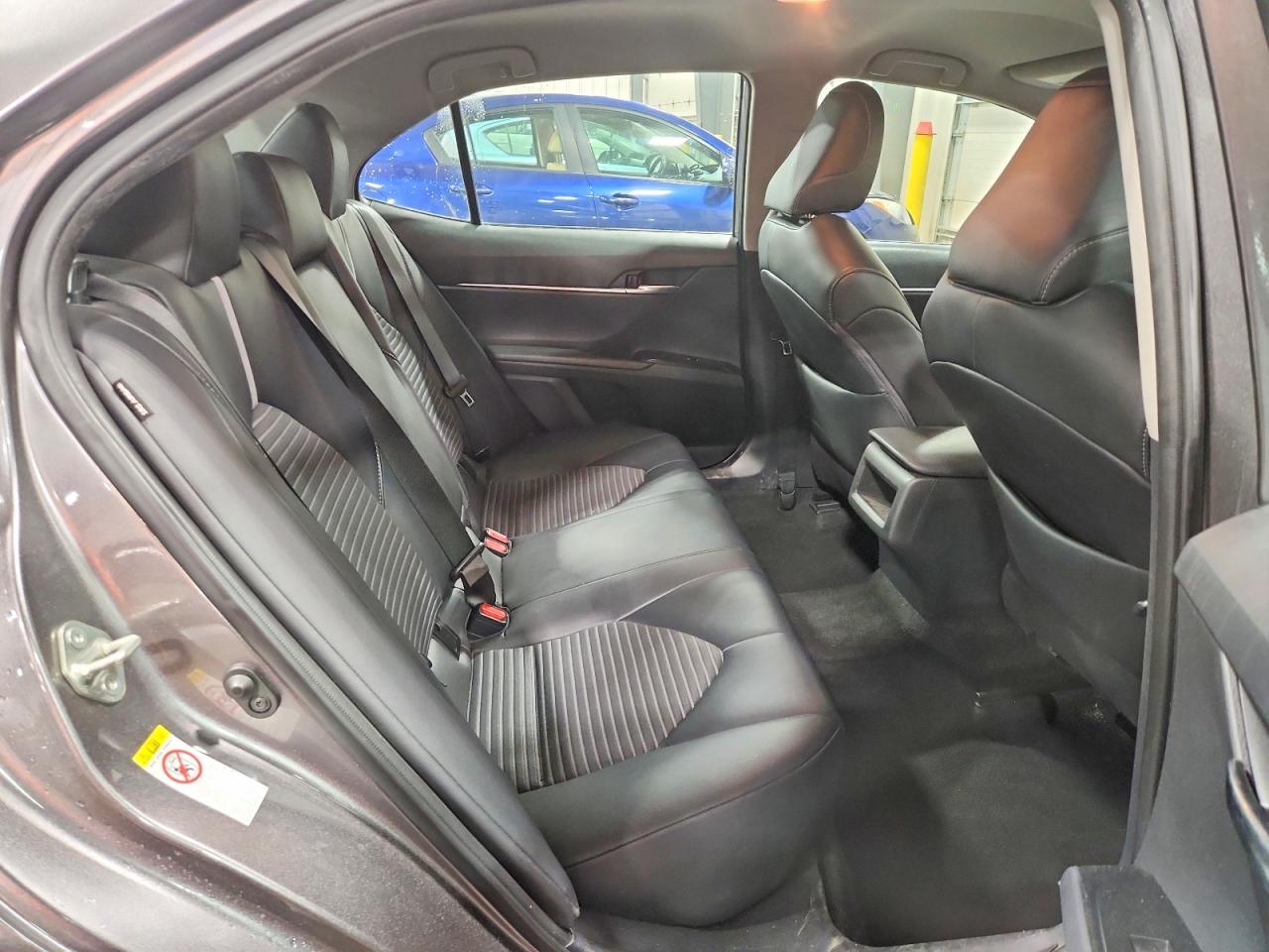 2019 TOYOTA CAMRY SE photo 10