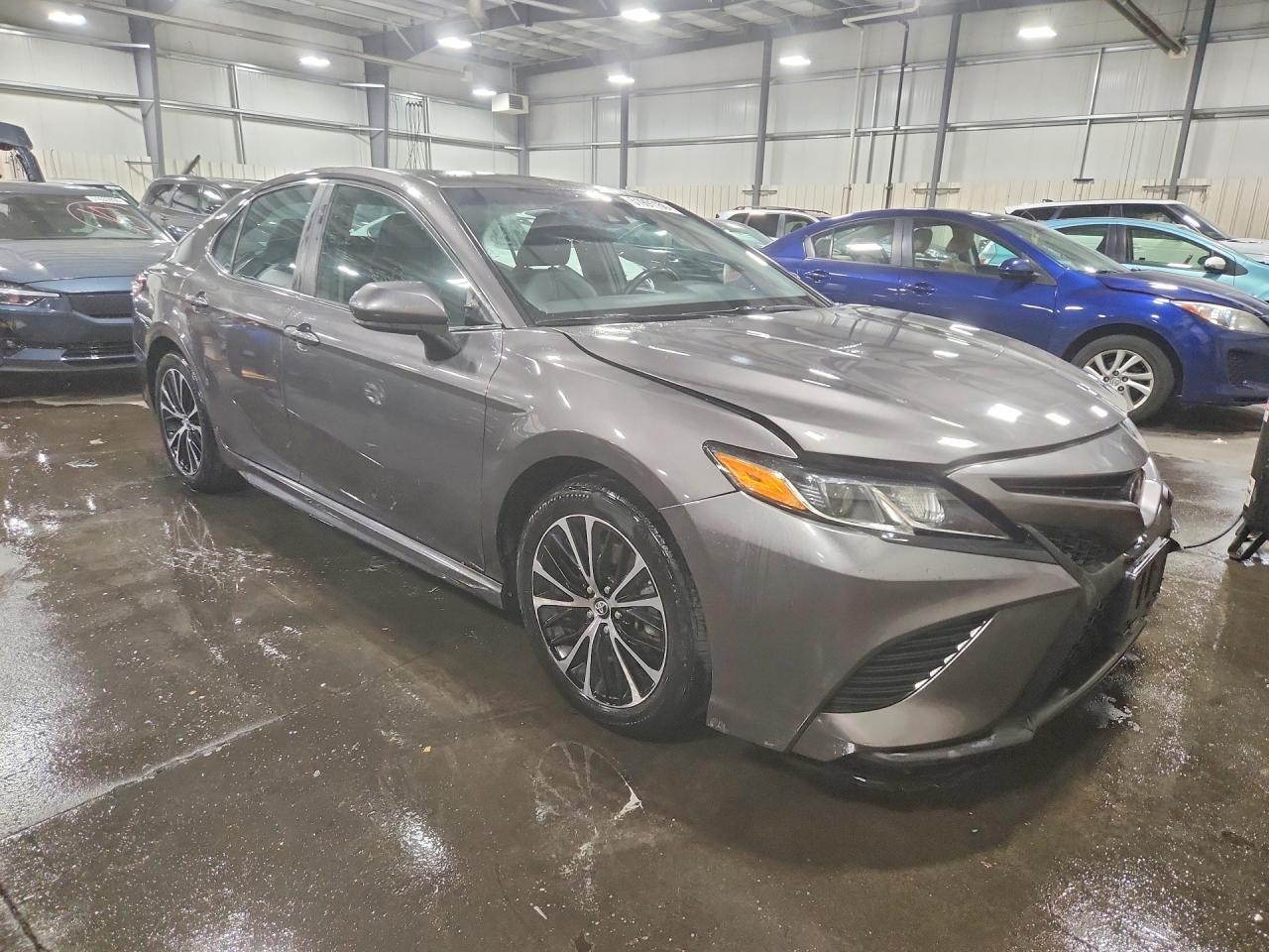 2019 TOYOTA CAMRY SE photo 4